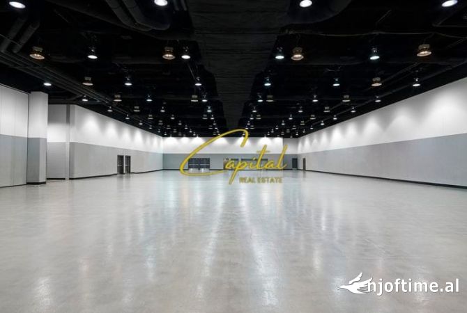 Ambiente Commerciale in Affitto 3+1 a Tirana - 7,000 Euro