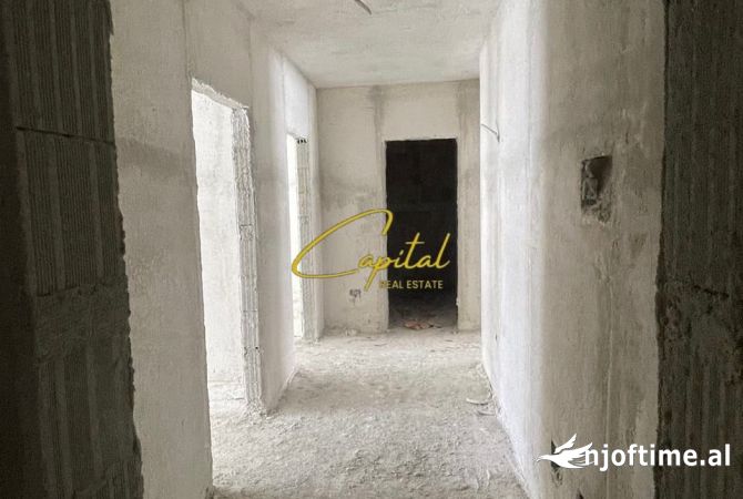 Shtepi ne shitje Apartament ne Tirane, 2+1, Mobilimi E mobiluar, Pagesa 94,000  Euro.