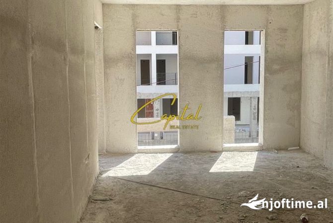 Shtepi ne shitje Apartament ne Tirane, 2+1, Mobilimi E mobiluar, Pagesa 94,000  Euro.