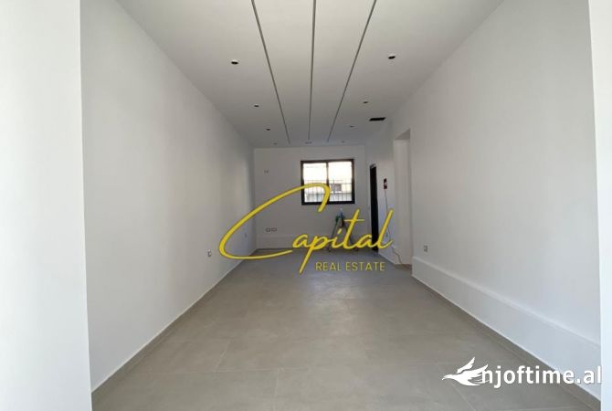 Ambiente Commerciale in Vendita 1+1 a Tirana - 1,000 Euro