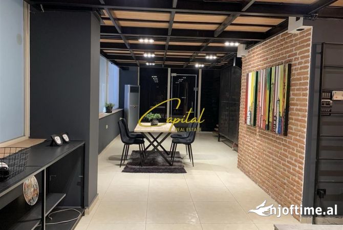 Ambiente Commerciale in Affitto 3+1 a Tirana - 55,000 Leke