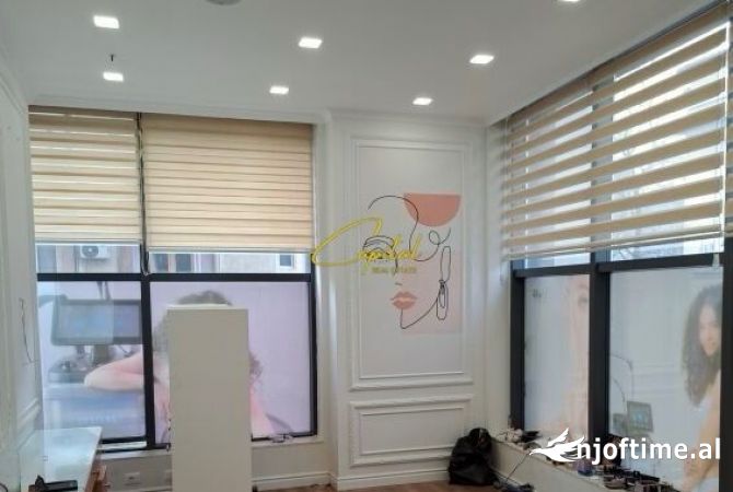 Ambiente Commerciale in Affitto 3+1 a Tirana - 700 Euro