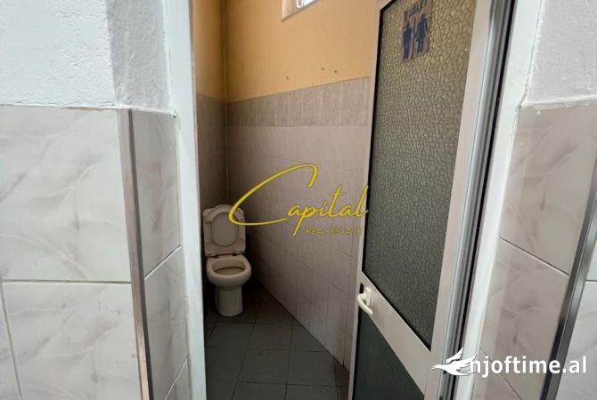 SHITET AMBIENT BIZNESI 240 M2 QYTET STUDENTI 300.000 EURO