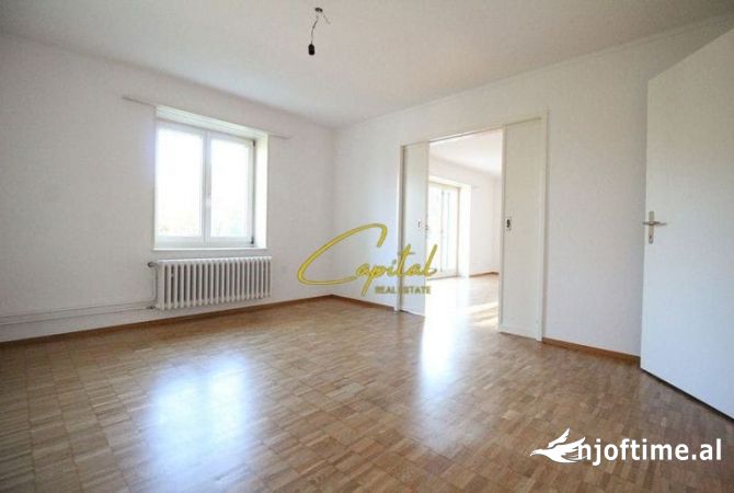 Ambiente Commerciale in Affitto 1+1 a Tirana - 1,000 Euro