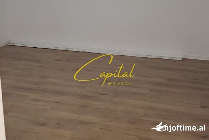 Ambiente Commerciale in Affitto 3+1 a Tirana - 65,000 Leke