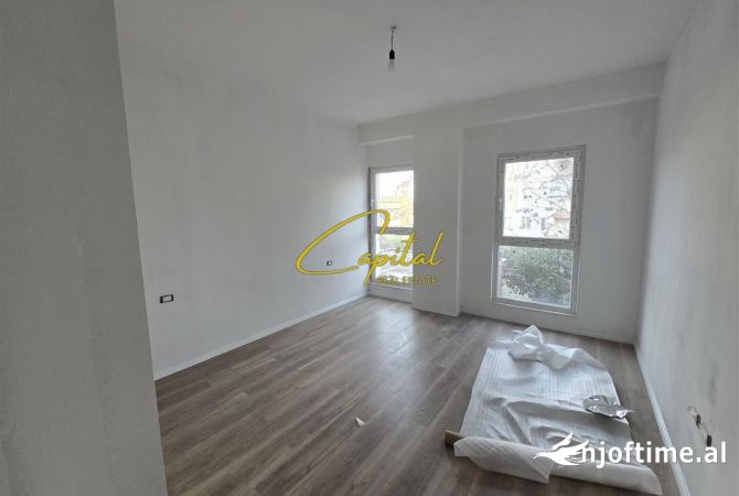 Shtepi ne shitje Apartament ne Tirane, 1+1, Mobilimi Bosh, pa mobiluar, Pagesa 120,000  Euro.