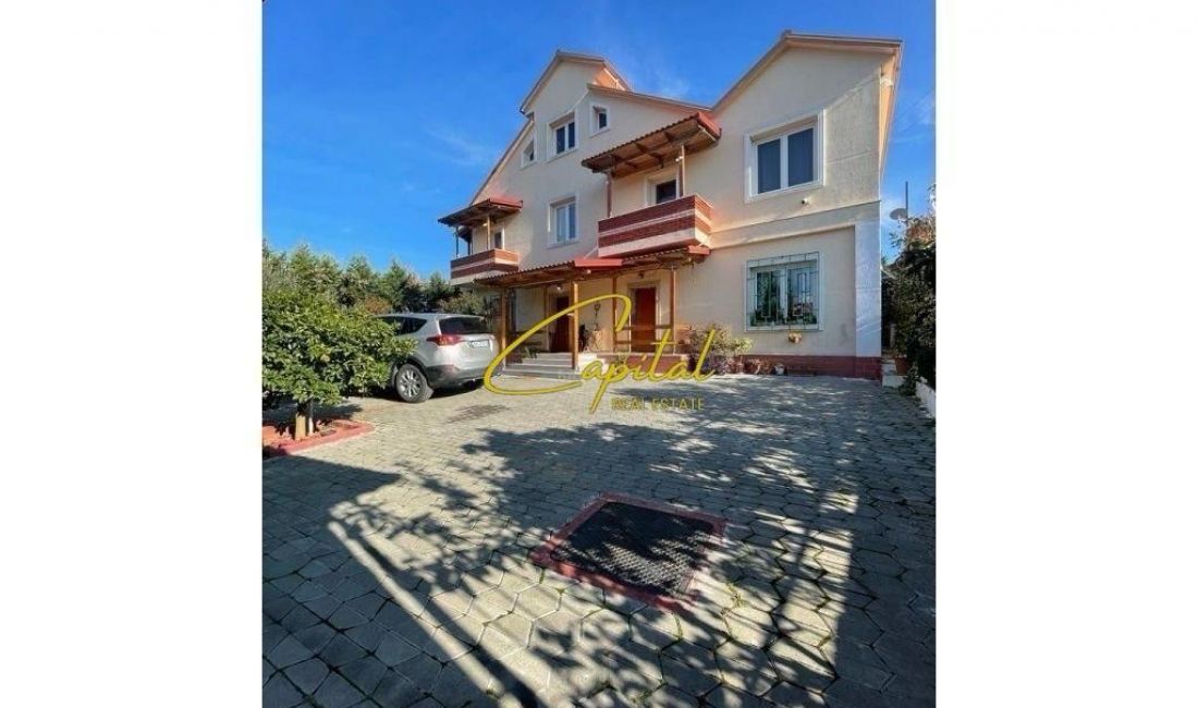 Shtepi ne shitje Vila Luksoze ne Tirane, 4+1, Mobilimi E mobiluar, Pagesa 350,000  Euro.