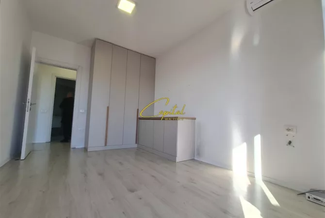 Business Property for Rent 3+1 in Tirana - 620 Euro
