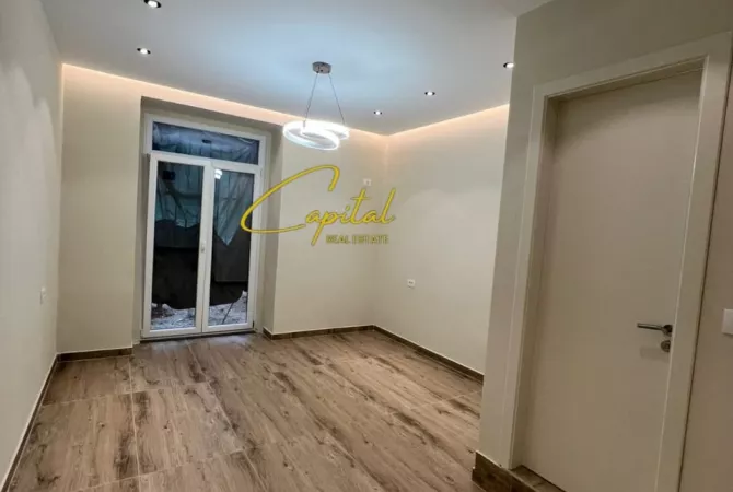 Business Property for Rent 1+1 in Tirana - 800 Euro