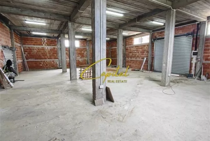 Business Property for Rent 4+1 in Tirana - 130,000 Leke