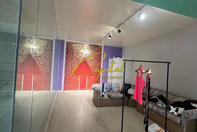 Business Property for Rent 3+1 in Tirana - 1,000 Euro