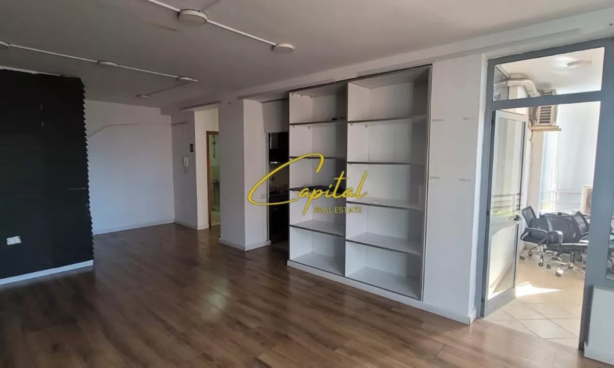 ZYRE ME QERA 108 M2 QENDER 1.100 EURO