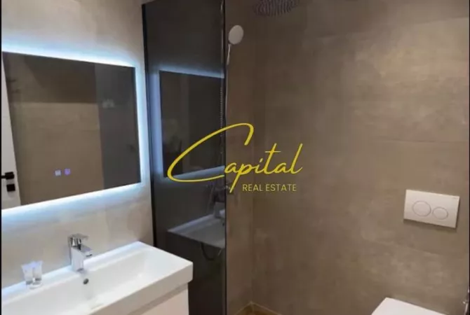 Appartamento in vendita a Tirana 4+1, Arredato