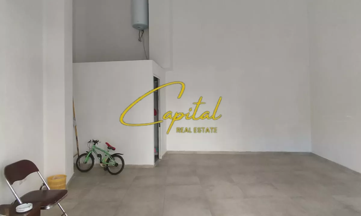 DYQAN ME QERA 55 M2 ISH STACIONI TRENIT 600 EURO