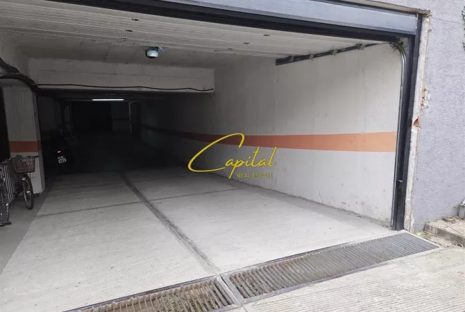 Business Property for Rent 4+1 in Tirana - 55,000 Leke