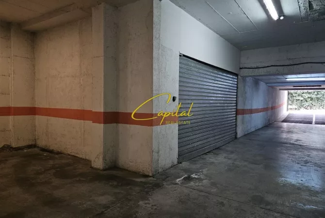 Business Property for Rent 4+1 in Tirana - 55,000 Leke