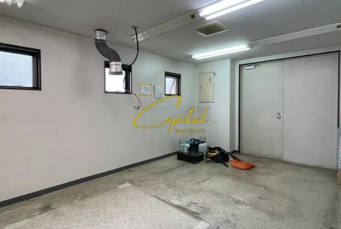 Business Property for Rent 4+1 in Tirana - 50,000 Leke