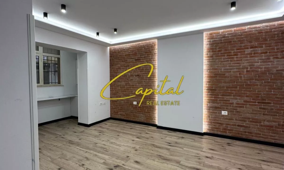 Appartamento in vendita a Tirana 1+1, Arredato