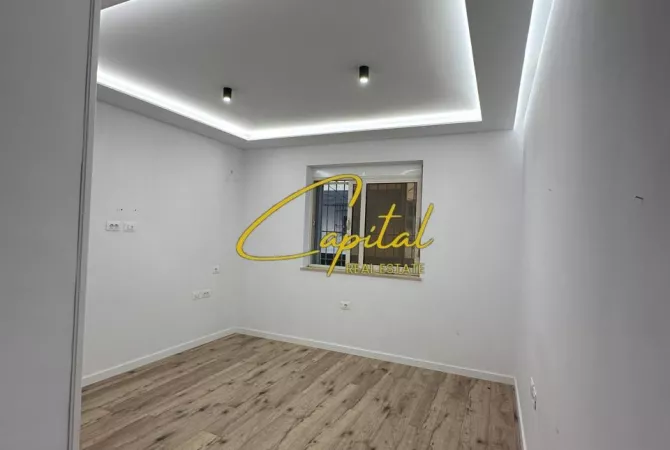 Appartamento in vendita a Tirana 1+1, Arredato