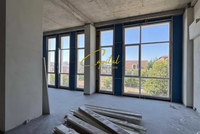 Business Property for Rent 3+1 in Tirana - 3,000 Euro