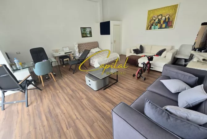 Business Property for Rent 1+1 in Tirana - 30,000 Leke