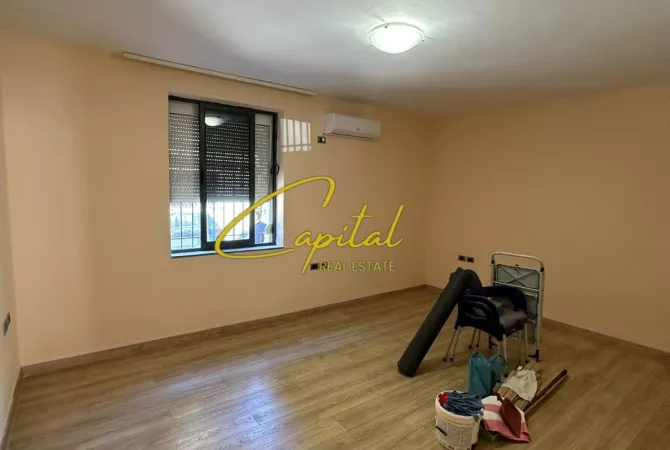 Business Property for Rent 3+1 in Tirana - 450 Euro