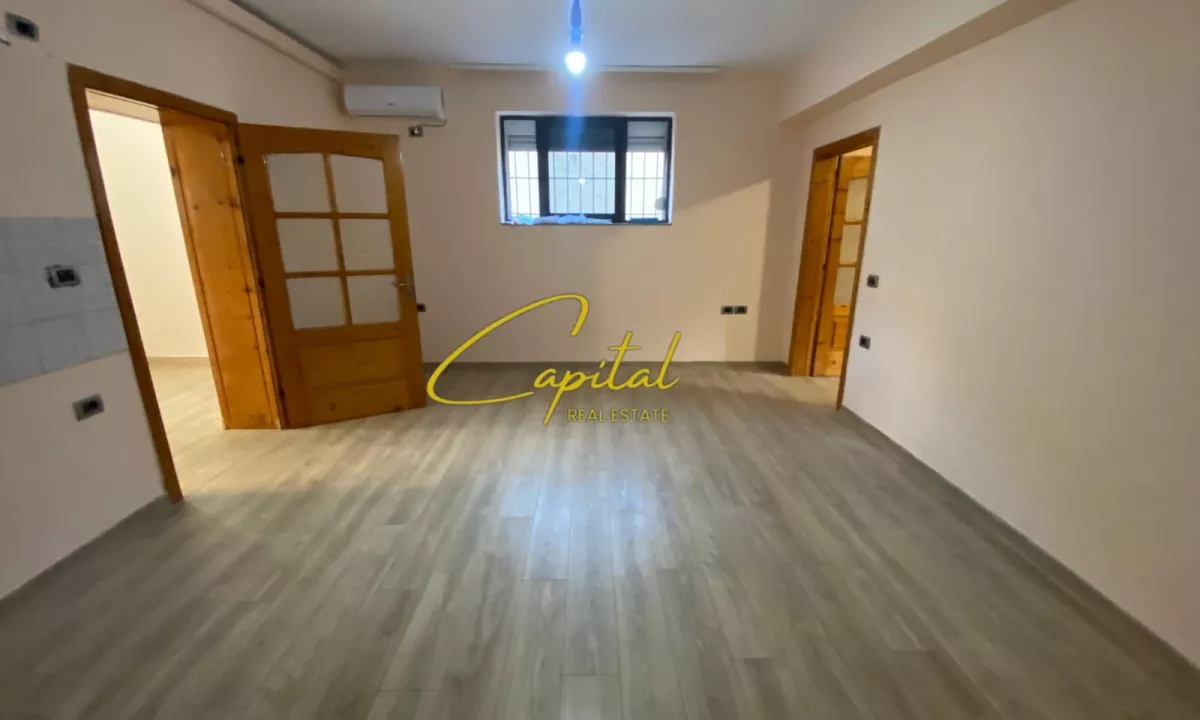 ZYRE ME QERA 65 M2 21 DHJETORI 450 EURO