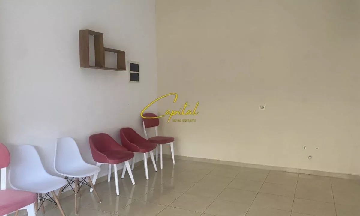 AMBIENT BIZNESI ME QERA 40 M2 ASTIR 300 EURO