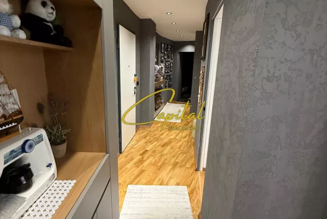 Appartamento in vendita a Tirana 2+1, Arredato