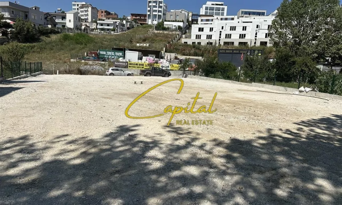 TOKE ME QERA 900 M2 SAUK 50.000 LEKE