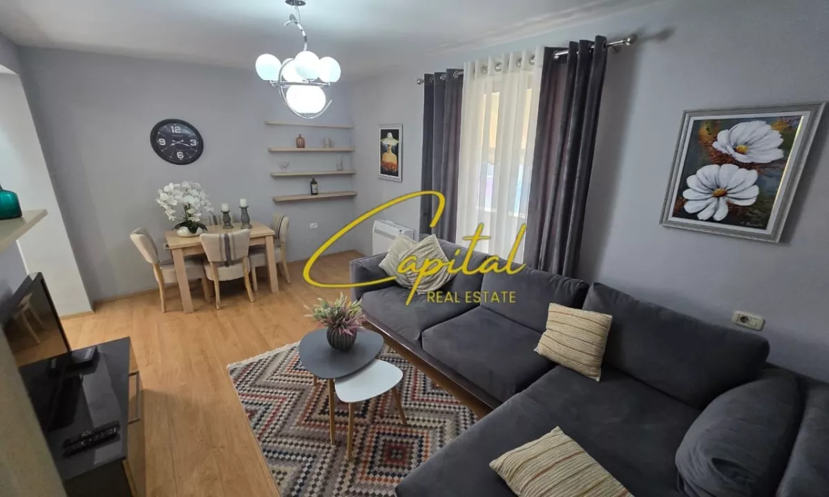 Appartamento in vendita a Tirana 1+1, Arredato