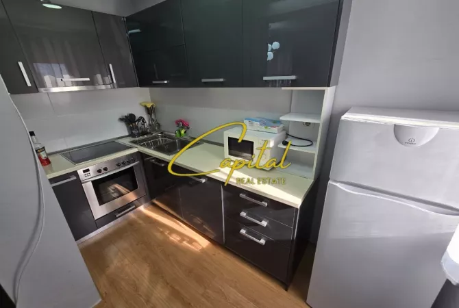 Appartamento in vendita a Tirana 1+1, Arredato