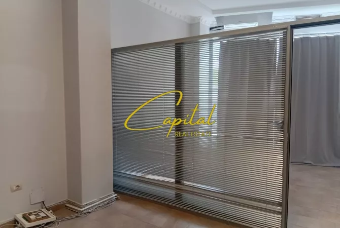 AMBIENT BIZNESI ME QERA 70 M2 STADIUMI ''AIR ALBANIA