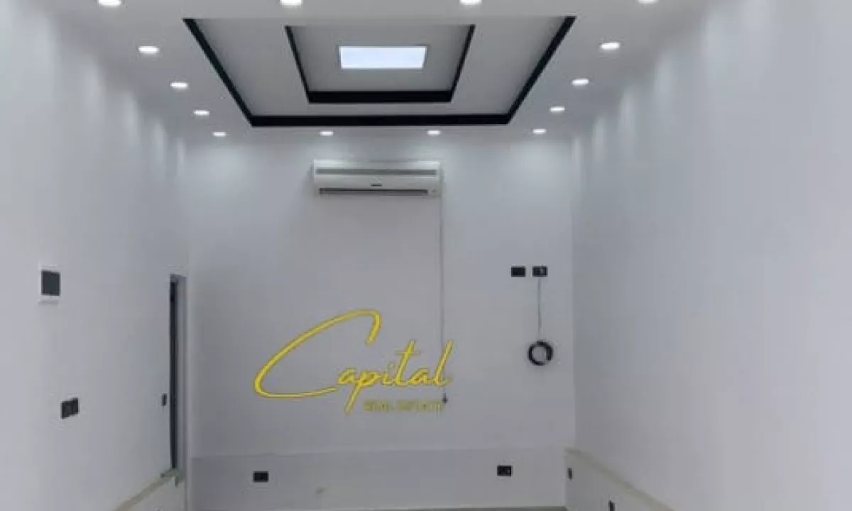 DYQAN ME QERA 43 M2 RRUGA BARDHYL 700 EURO