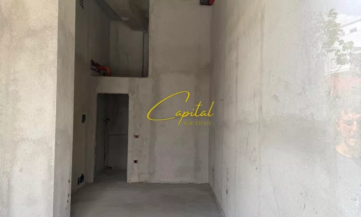 SHITET DYQAN 32 M2 ASTIR 120.000 EURO