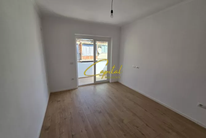 Shtepi ne shitje Apartament ne Tirane, 2+1, Mobilimi Bosh, pa mobiluar, Pagesa 128,000  Euro.