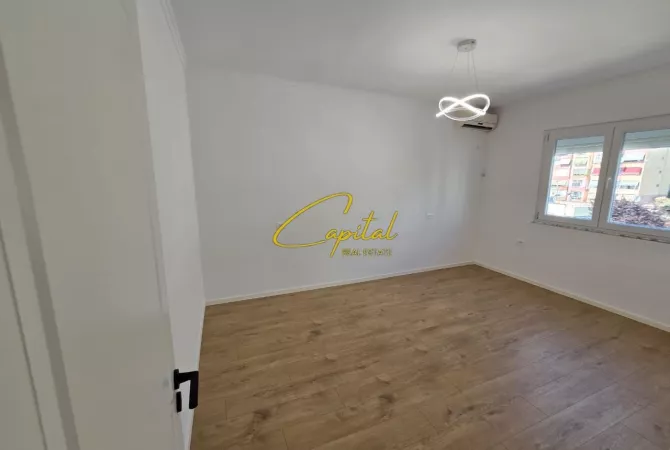 Shtepi ne shitje Apartament ne Tirane, 2+1, Mobilimi E mobiluar, Pagesa 145,000  Euro.