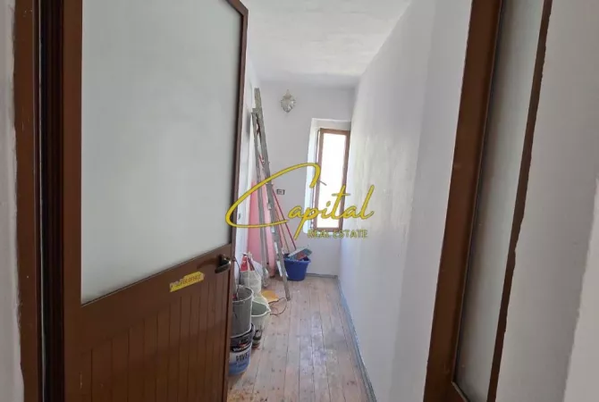 Shtepi ne shitje Apartament ne Tirane, 2+1, Mobilimi E mobiluar, Pagesa 145,000  Euro.