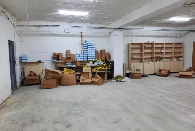 Business Property for Rent 4+1 in Tirana - 55,000 Leke