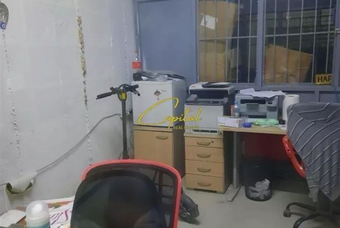 Business Property for Rent 4+1 in Tirana - 55,000 Leke