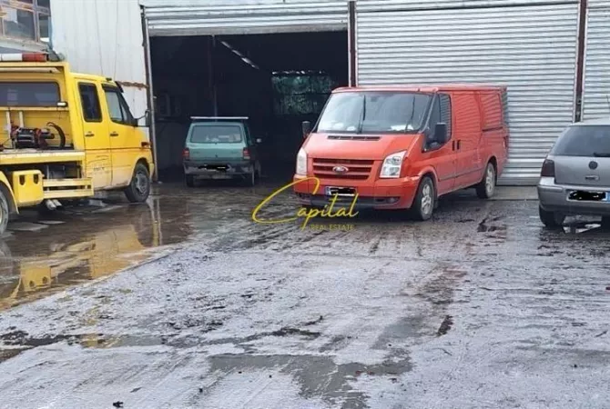 Business Property for Rent 4+1 in Tirana - 1,300 Euro