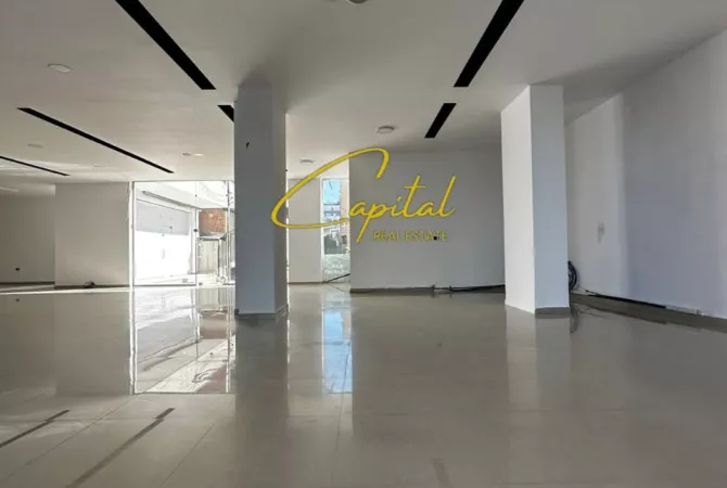 Business Property for Rent 1+1 in Tirana - 100,000 Leke