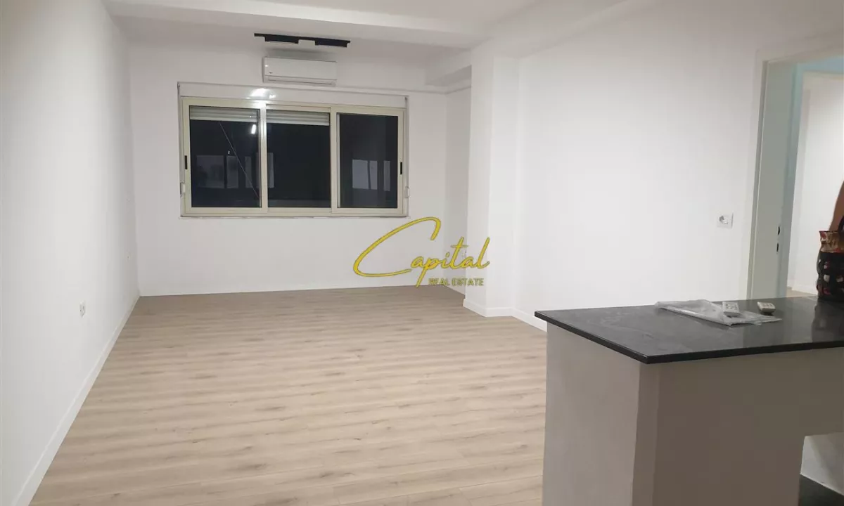 ZYRE ME QERA 76 M2 BLLOK 900 EURO