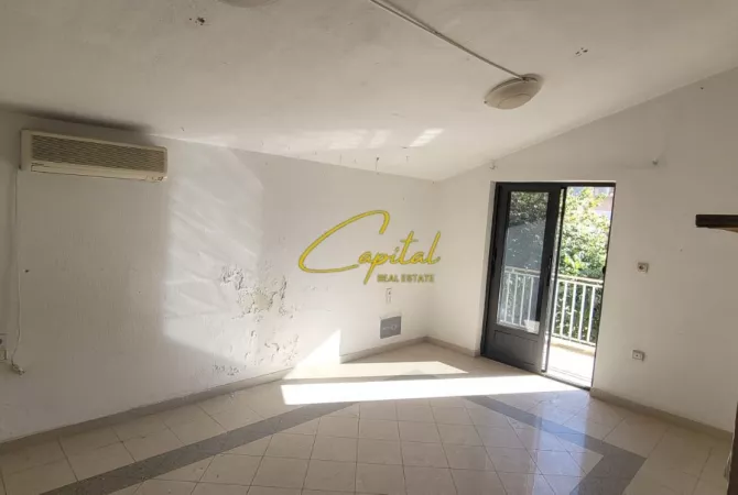 AMBIENT BIZNESI ME QERA 240 M2 SELVIA 1.500 EURO