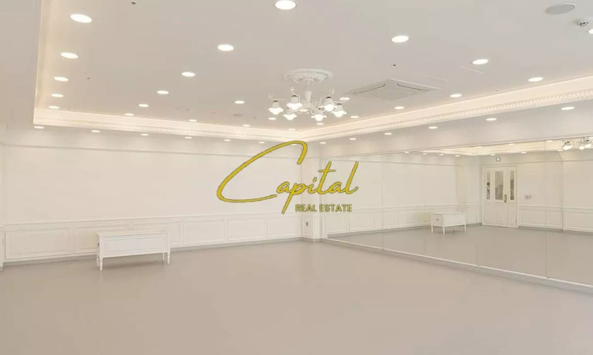 AMBIENT BIZNESI ME QERA 56 M2 BLV BAJRAM CURRI 1000 EURO