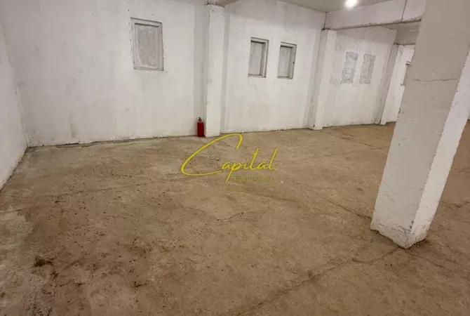 MAGAZINE ME QERA 520 M2 RRUGA SIRI KODRA 2000 EURO