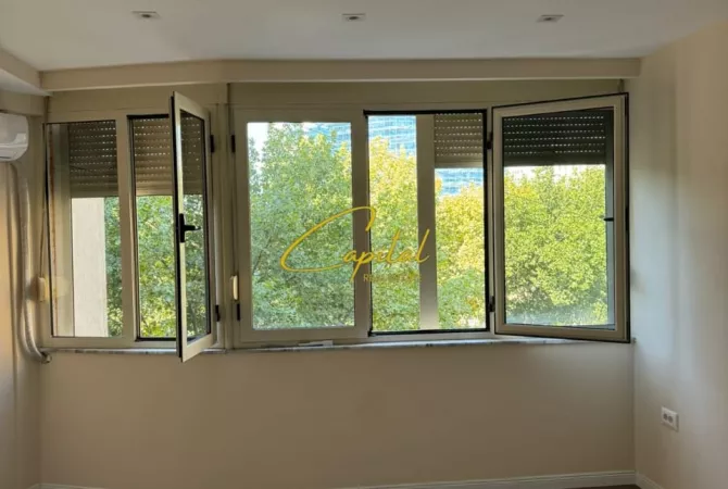 Business Property for Rent 3+1 in Tirana - 1,200 Euro