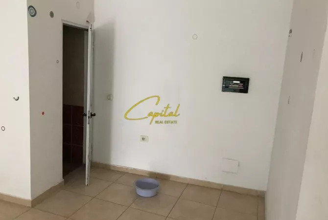 Business Property for Rent 1+1 in Tirana - 330 Euro
