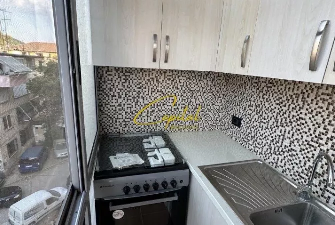 Shtepi ne shitje Apartament ne Tirane, 2+1, Mobilimi E mobiluar, Pagesa 145,000  Euro.