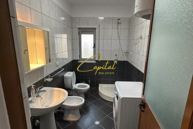 Shtepi ne shitje Apartament ne Tirane, 2+1, Mobilimi E mobiluar, Pagesa 145,000  Euro.